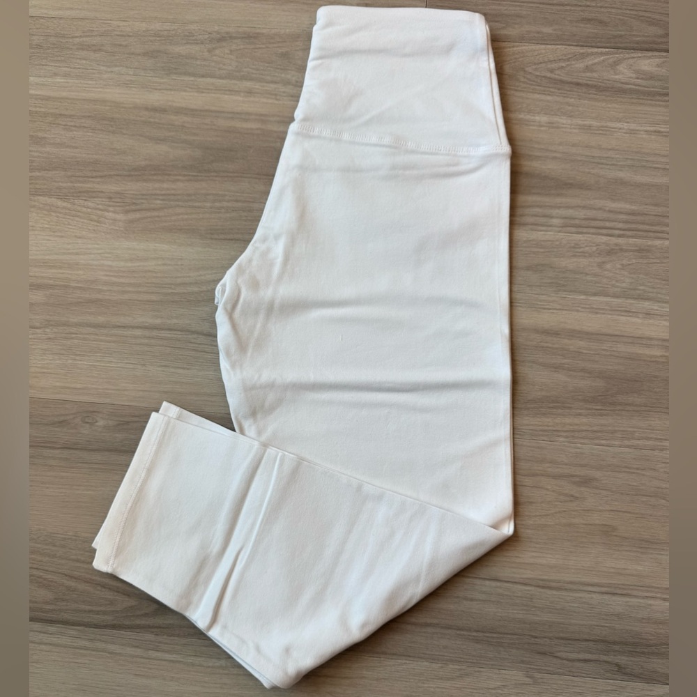 Women's White Cropped Leggings